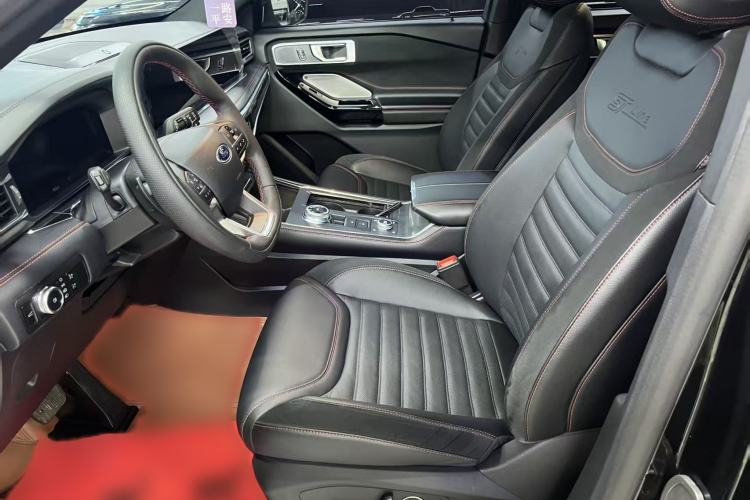 Used Ford Explorer 2023 EcoBoost 285 4x4 ST-LINE 7-Seater Interior 3