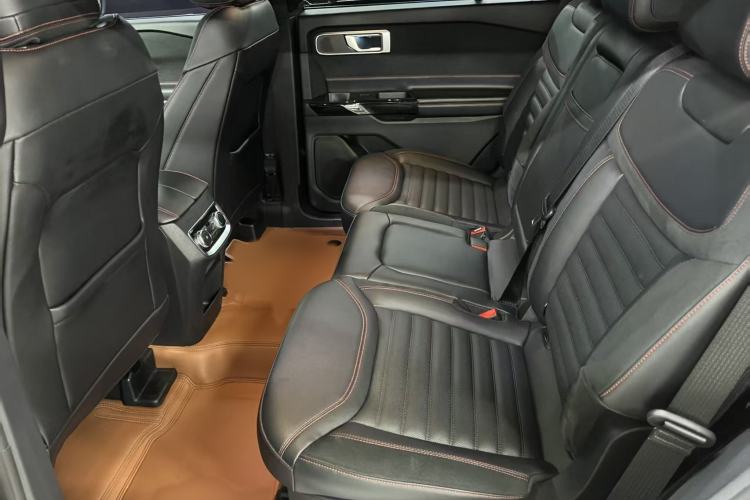 Used Ford Explorer 2023 EcoBoost 285 4x4 ST-LINE 7-Seater Interior 4