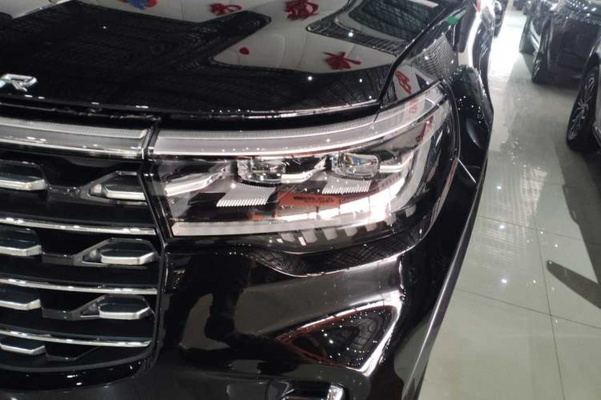 Used Ford Explorer 2023 EcoBoost 285 Four-Wheel Drive Titanium Edition 7-Seater Left Front Headlight