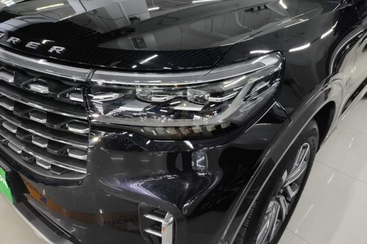Used Ford Explorer 2023 EcoBoost 285 Four-Wheel Drive Titanium Edition 7-Seater Left Front Headlight
