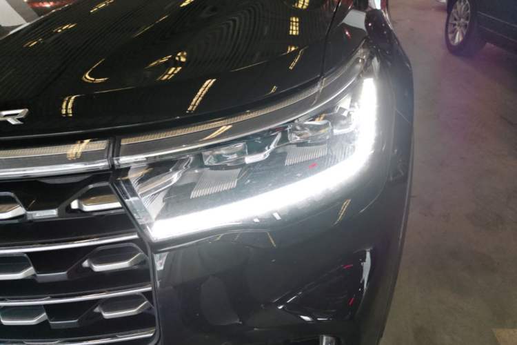 Used Ford Explorer 2023 EcoBoost 285 Four-Wheel Drive Titanium Edition 6 Seats Left Front Headlight