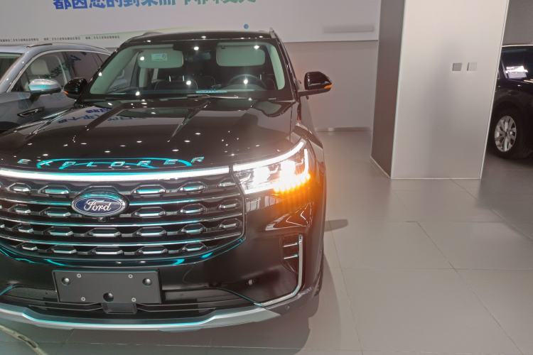 Used Ford Explorer 2023 EcoBoost 285 Four-Wheel Drive Titanium Edition 6 Seats Left Front Headlight