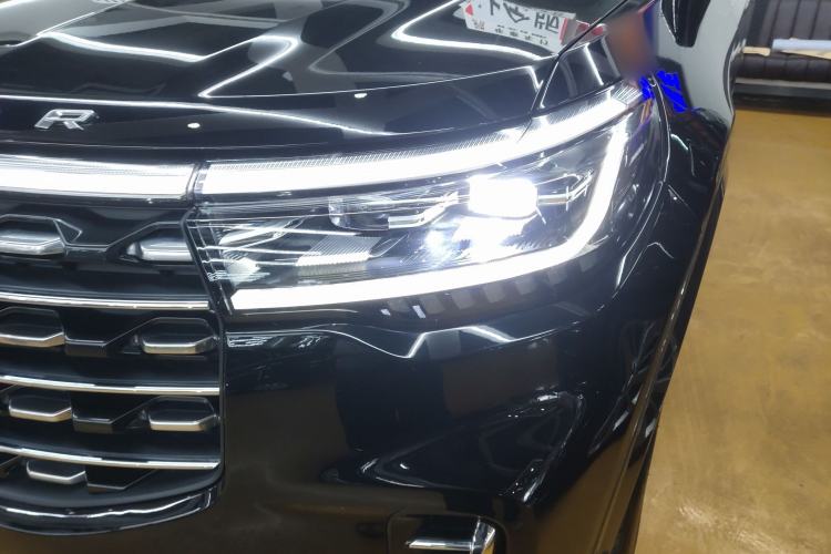 Used Ford Explorer 2023 EcoBoost 285 Four-Wheel Drive Titanium Edition 7-Seater Left Front Headlight