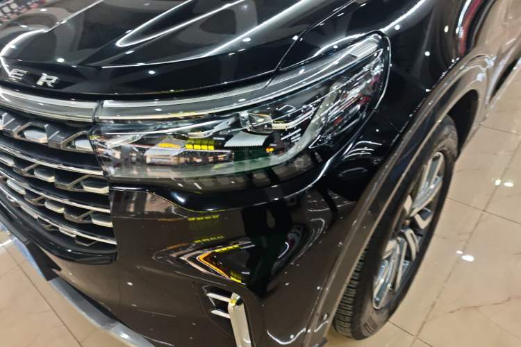 Used Ford Explorer 2023 EcoBoost 285 Four-Wheel Drive Titanium Edition 7-Seater Left Front Headlight