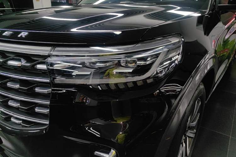 Used Ford Explorer 2023 EcoBoost 285 Four-Wheel Drive Titanium Edition 7-Seater Left Front Headlight