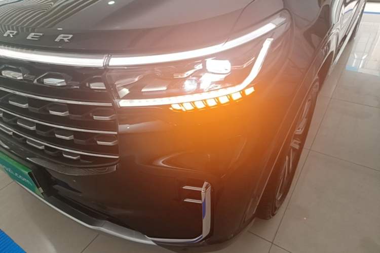 Used Ford Explorer 2023 EcoBoost 285 Four-Wheel Drive Titanium Edition 6 Seats Left Front Headlight