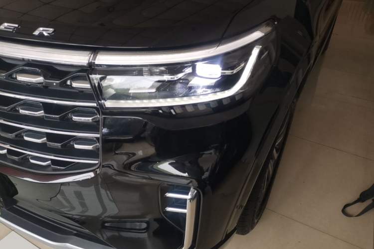 Used Ford Explorer 2023 EcoBoost 285 Four-Wheel Drive Titanium Edition 7-Seater Left Front Headlight