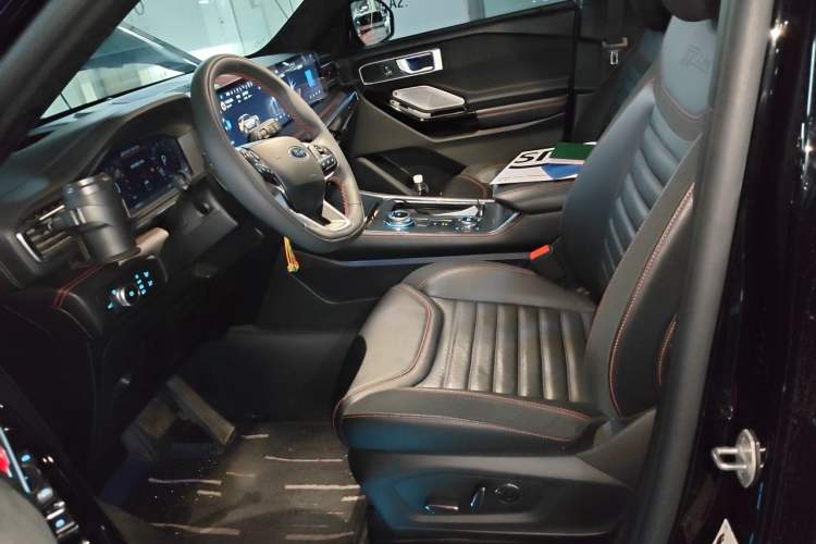 Used Ford Explorer 2023 EcoBoost 285 4x4 ST-LINE 6-Seater Left Front Seat