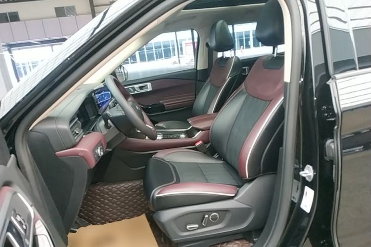 Used Ford Explorer 2023 EcoBoost 285 Four-Wheel Drive Titanium Edition 7-Seater Left Front Seat