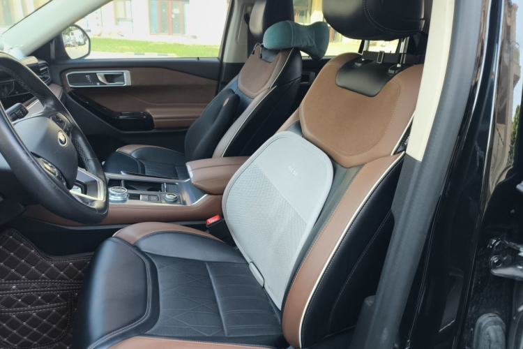 Used Ford Explorer 2023 EcoBoost 285 Four-Wheel Drive Titanium Edition 7-Seater Left Front Seat