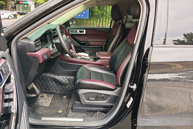 Used Ford Explorer 2023 EcoBoost 285 Four-Wheel Drive Titanium Edition 7-Seater Left Front Seat