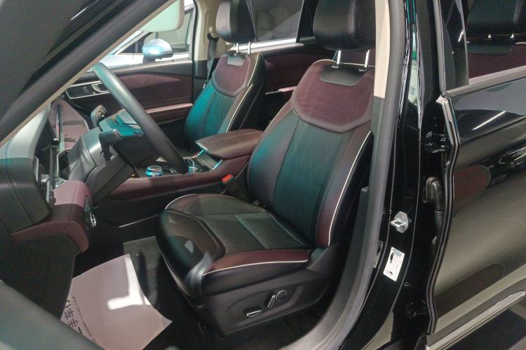Used Ford Explorer 2023 EcoBoost 285 Four-Wheel Drive Titanium Edition 6 Seats Left Front Seat