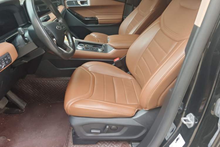 Used Ford Explorer 2023 EcoBoost 285 Four-Wheel Drive Stylish Plus Version 7 Seats Left Front Seat