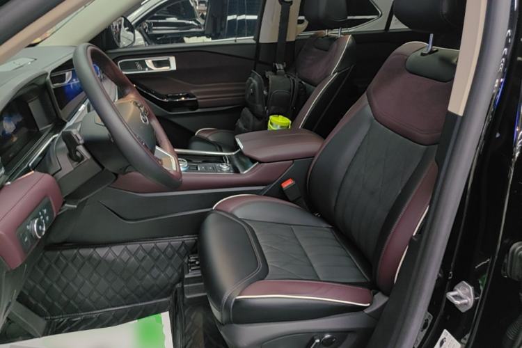 Used Ford Explorer 2023 EcoBoost 285 Four-Wheel Drive Titanium Edition 7-Seater Left Front Seat