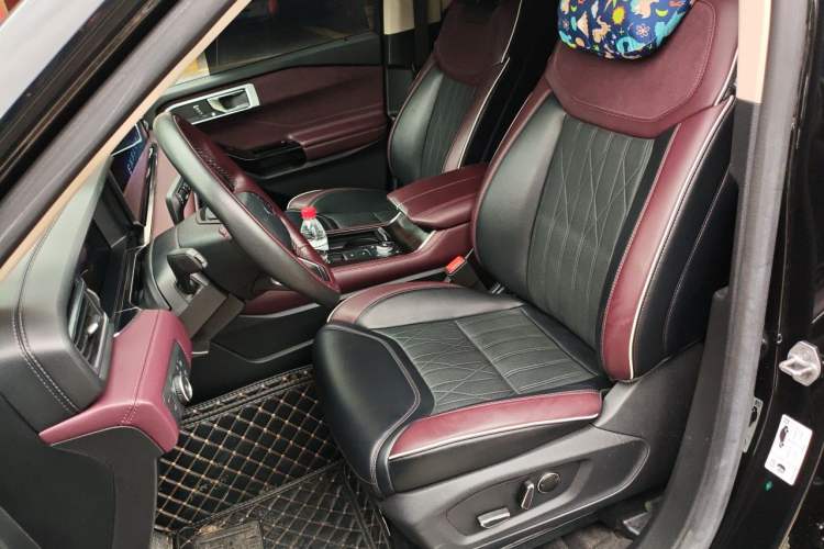Used Ford Explorer 2023 EcoBoost 285 Four-Wheel Drive Titanium Edition 7-Seater Left Front Seat