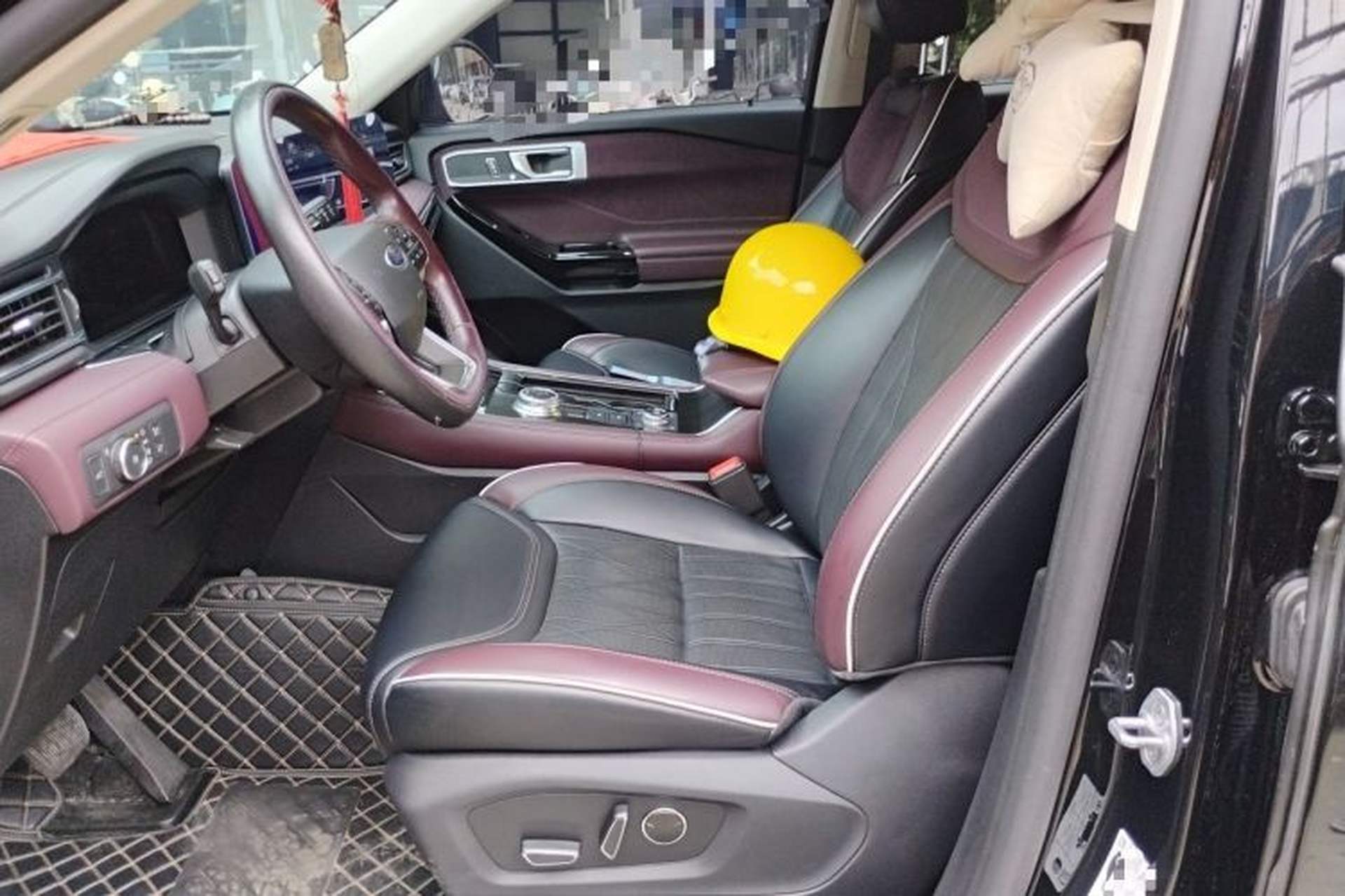 Used Ford Explorer 2023 EcoBoost 285 Four-Wheel Drive Titanium Edition 7-Seater Left Front Seat