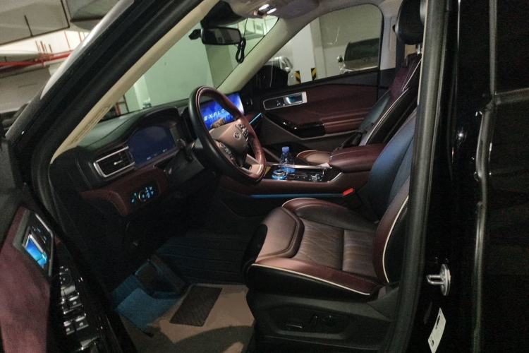 Used Ford Explorer 2023 EcoBoost 285 Four-Wheel Drive Titanium Edition 7-Seater Left Front Seat