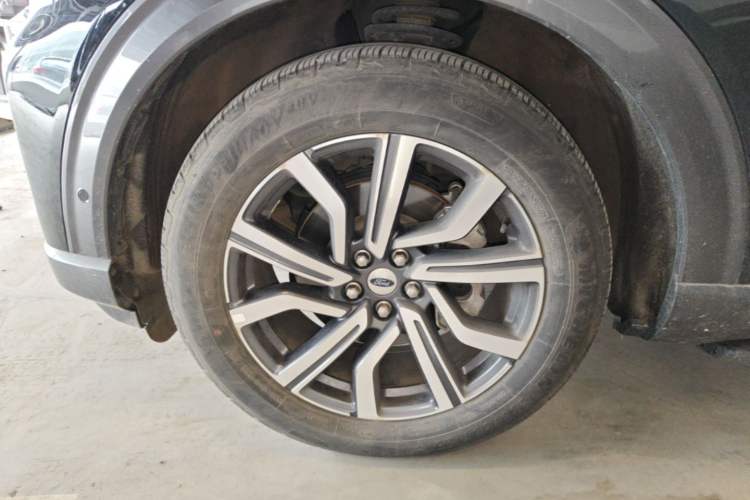 Used Ford Explorer 2023 EcoBoost 285 Four-Wheel Drive Titanium Edition 6 Seats Left Front Wheel Hub