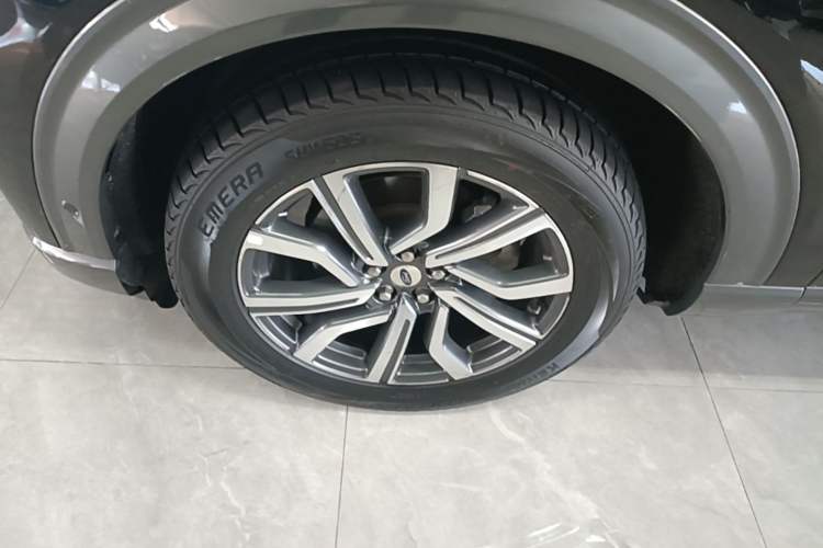 Used Ford Explorer 2023 EcoBoost 285 Four-Wheel Drive Titanium Edition 7-Seater Left Front Wheel Hub