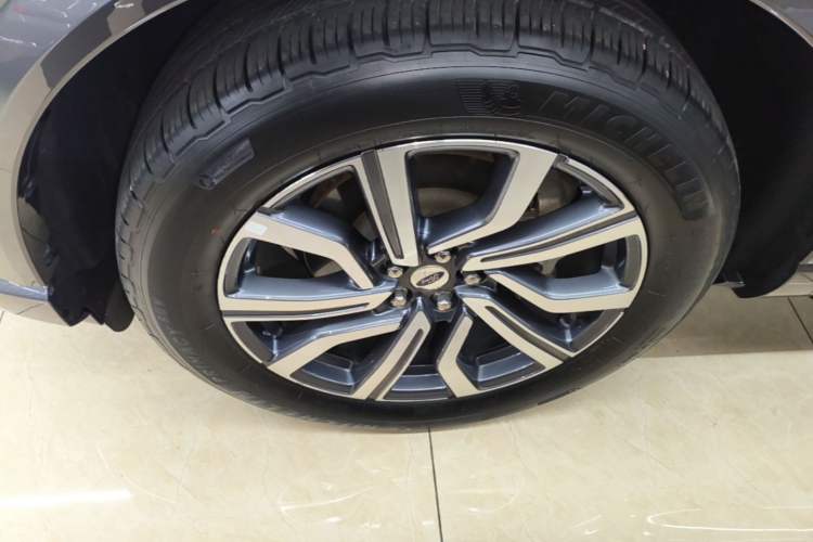 Used Ford Explorer 2023 EcoBoost 285 Four-Wheel Drive Titanium Edition 6 Seats Left Front Wheel Hub