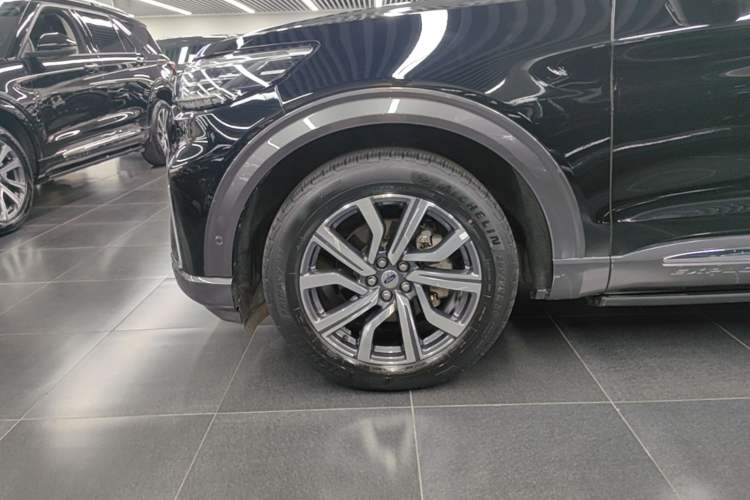 Used Ford Explorer 2023 EcoBoost 285 Four-Wheel Drive Titanium Edition 6 Seats Left Front Wheel Hub