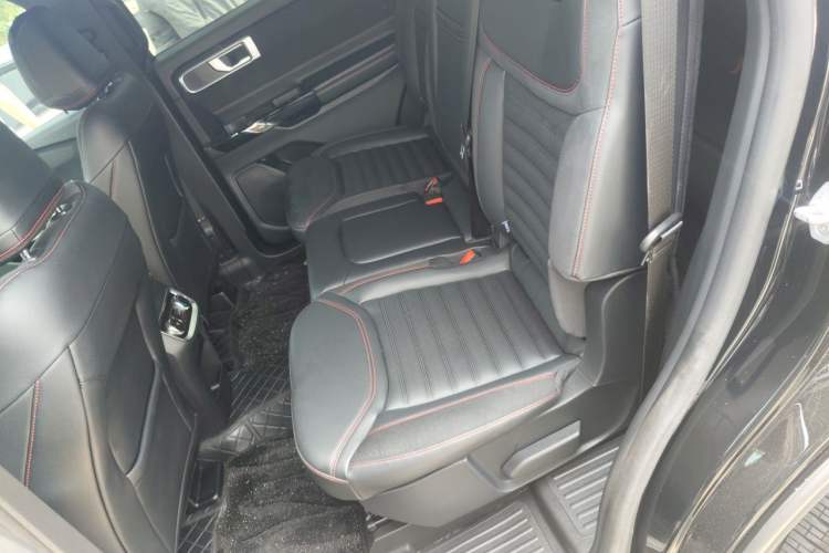 Used Ford Explorer 2023 EcoBoost 285 4x4 ST-LINE 7-Seater Left Rear Seat