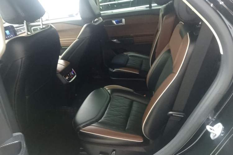 Used Ford Explorer 2023 EcoBoost 285 Four-Wheel Drive Titanium Edition 6 Seats Left Rear Seat