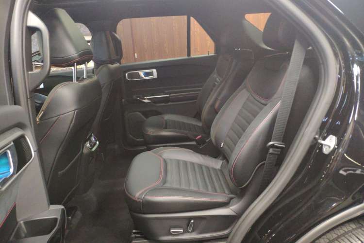 Used Ford Explorer 2023 EcoBoost 285 4x4 ST-LINE 6-Seater Left Rear Seat
