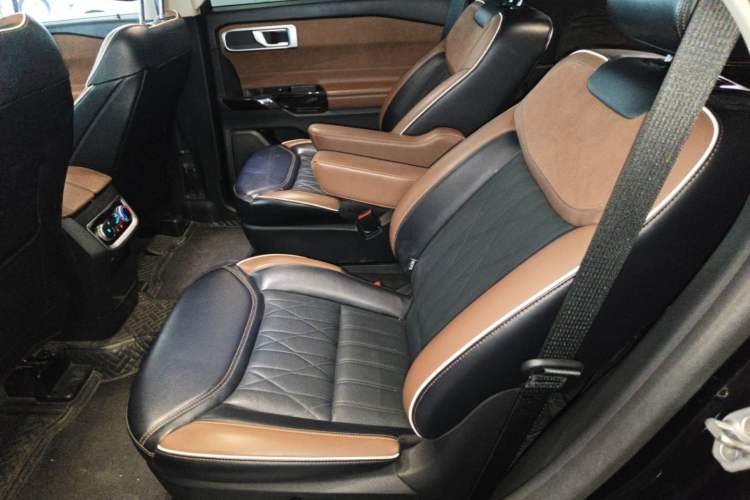 Used Ford Explorer 2023 EcoBoost 285 Four-Wheel Drive Titanium Edition 6 Seats Left Rear Seat