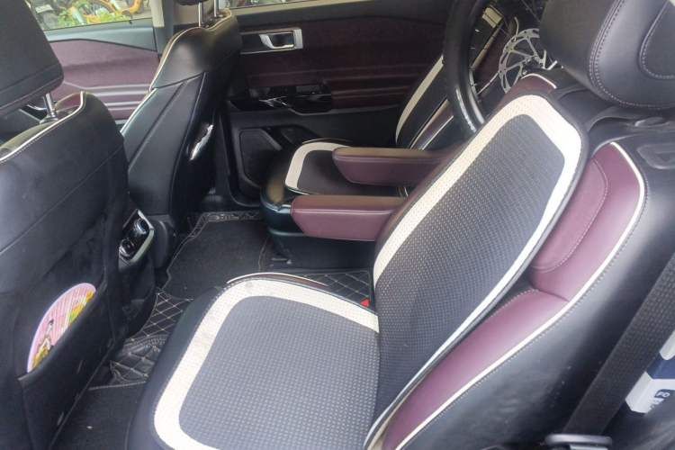 Used Ford Explorer 2023 EcoBoost 285 Four-Wheel Drive Titanium Edition 6 Seats Left Rear Seat
