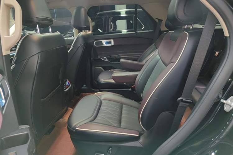 Used Ford Explorer 2023 EcoBoost 285 Four-Wheel Drive Titanium Edition 6 Seats Left Rear Seat
