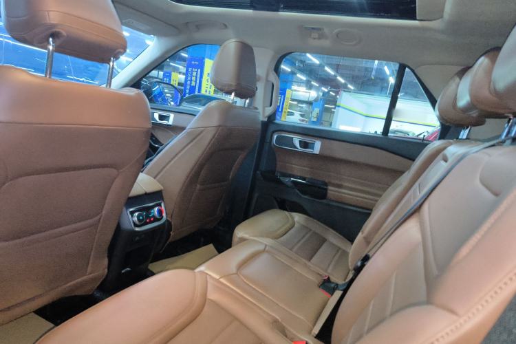 Used Ford Explorer 2023 EcoBoost 285 Four-Wheel Drive Stylish Plus Version 7 Seats Left Rear Seat
