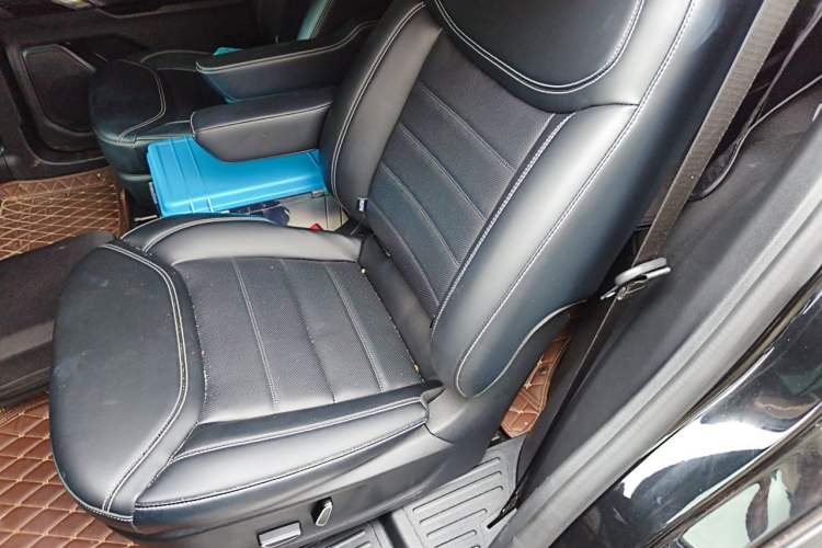 Used Ford Explorer 2023 EcoBoost 285 4x4 Trend Plus Edition 6 Seats Left Rear Seat