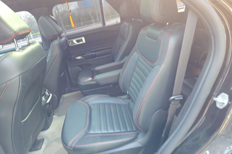 Used Ford Explorer 2023 EcoBoost 285 4x4 ST-LINE 6-Seater Left Rear Seat