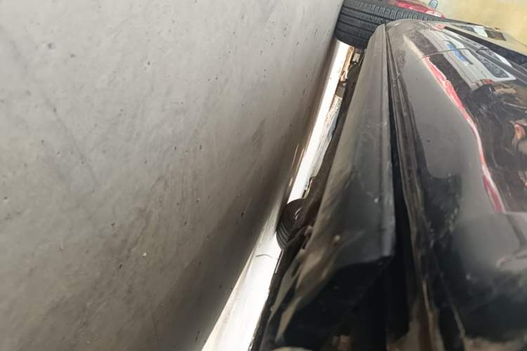 Used Ford Explorer 2023 EcoBoost 285 4x4 ST-LINE 6-Seater Left Side Sill