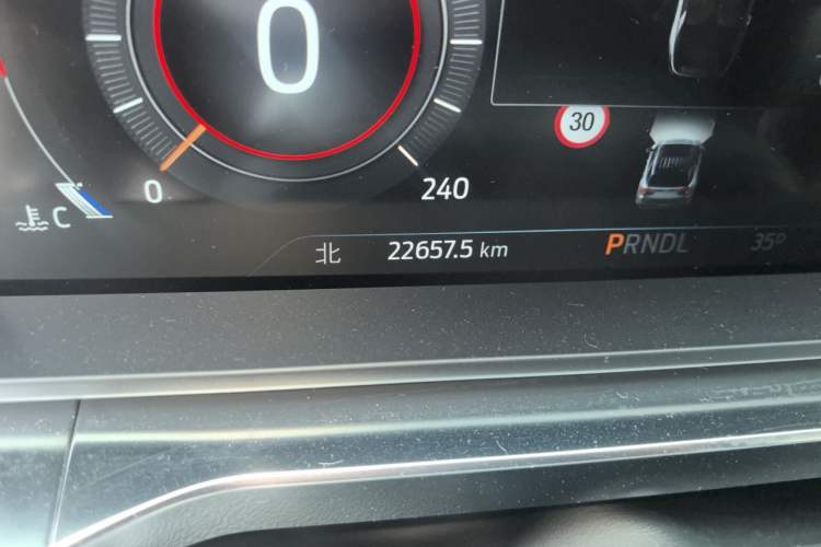Used Ford Explorer 2023 EcoBoost 285 Four-Wheel Drive Titanium Edition 6 Seats Odometer Close Up