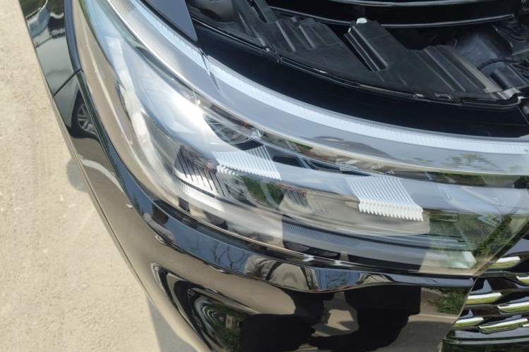 Used Ford Explorer 2023 EcoBoost 285 4x4 ST-LINE 7-Seater Right Front Headlight