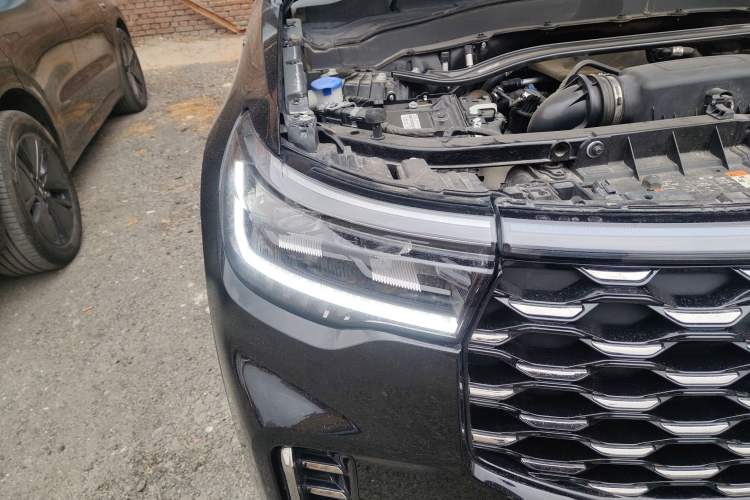Used Ford Explorer 2023 EcoBoost 285 4x4 ST-LINE 7-Seater Right Front Headlight