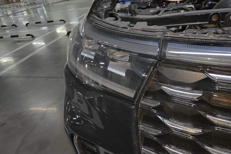 Used Ford Explorer 2023 EcoBoost 285 4x4 ST-LINE 6-Seater Right Front Headlight