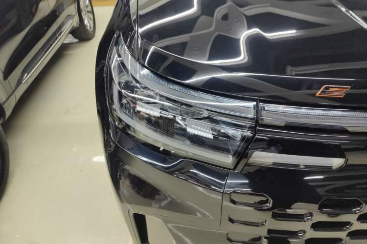 Used Ford Explorer 2023 EcoBoost 285 Kunlun Peak Edition 6-Seater Right Front Headlight