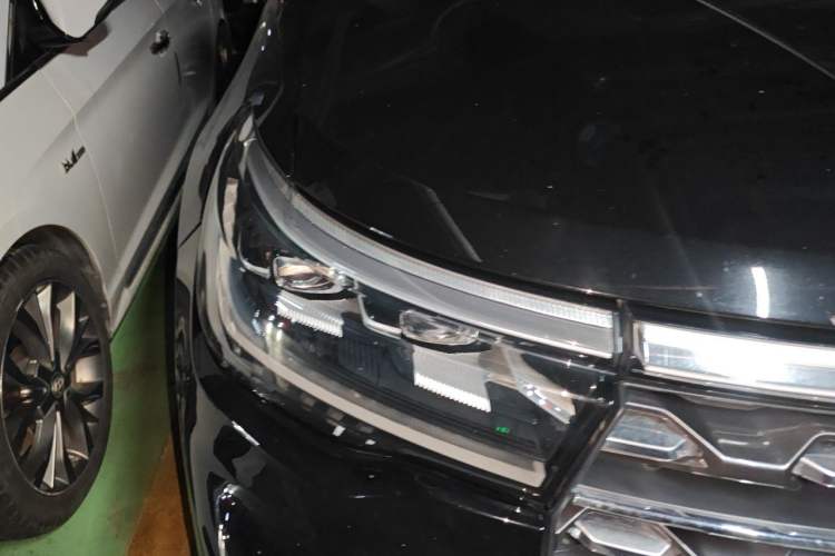 Used Ford Explorer 2023 EcoBoost 285 4x4 Trend Plus Edition 6 Seats Right Front Headlight