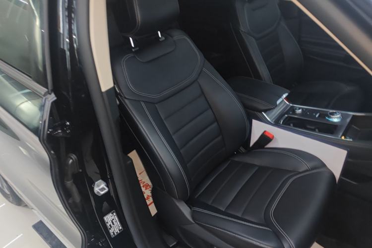 Used Ford Explorer 2023 EcoBoost 285 Four-Wheel Drive Stylish Plus Version 7 Seats Right Front Seat