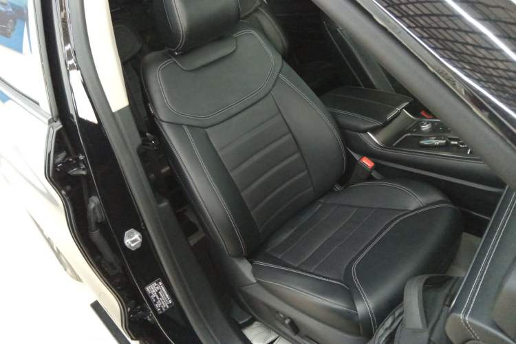 Used Ford Explorer 2023 EcoBoost 285 4x4 Trend Plus Edition 6 Seats Right Front Seat