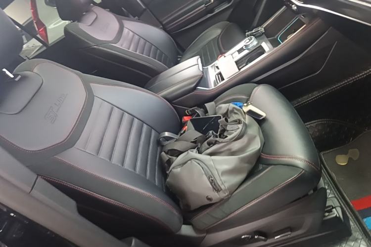 Used Ford Explorer 2023 EcoBoost 285 4x4 ST-LINE 6-Seater Right Front Seat