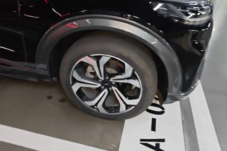 Used Ford Explorer 2023 EcoBoost 285 4x4 ST-LINE 6-Seater Right Front Wheel Hub