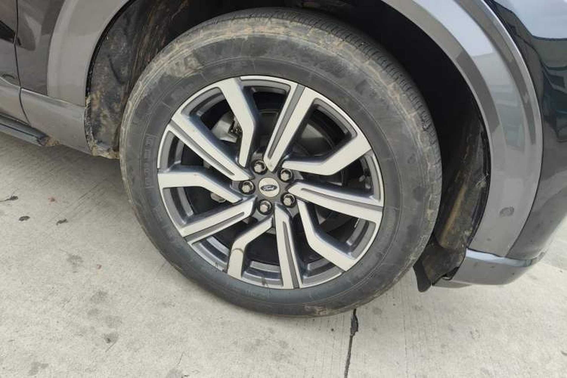 Used Ford Explorer 2023 EcoBoost 285 Four-Wheel Drive Titanium Edition 7-Seater Right Front Wheel Hub