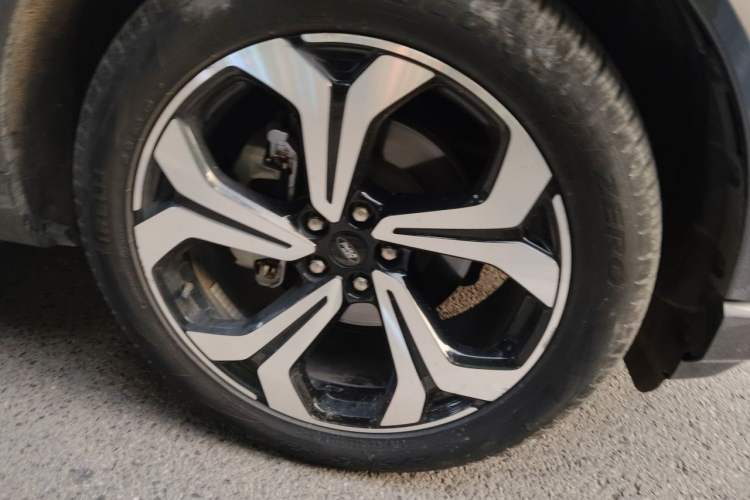 Used Ford Explorer 2023 EcoBoost 285 4x4 ST-LINE 7-Seater Right Front Wheel Hub