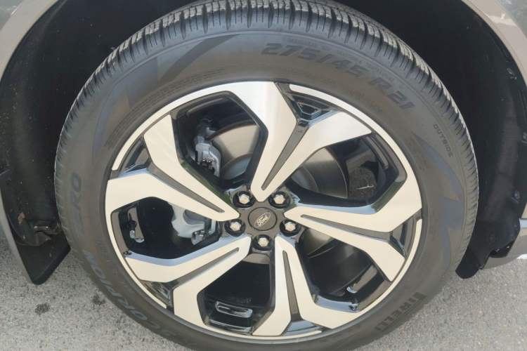 Used Ford Explorer 2023 EcoBoost 285 4x4 ST-LINE 7-Seater Right Front Wheel Hub
