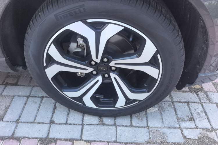 Used Ford Explorer 2023 EcoBoost 285 4x4 ST-LINE 6-Seater Right Front Wheel Hub
