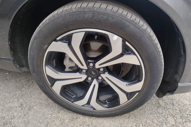 Used Ford Explorer 2023 EcoBoost 285 4x4 ST-LINE 7-Seater Right Front Wheel Hub